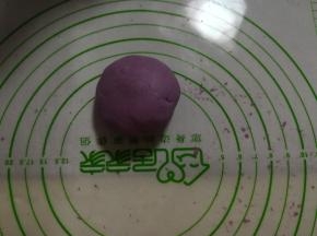 好了，紫色的好。同样的方法做白色的。