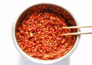 拌拌匀，湿润即可。