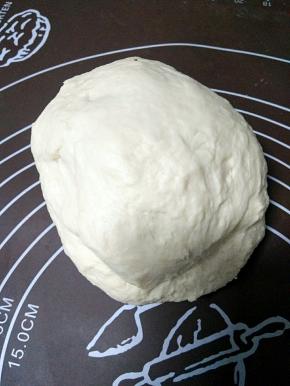 取出面团排气
醒面30分钟左右