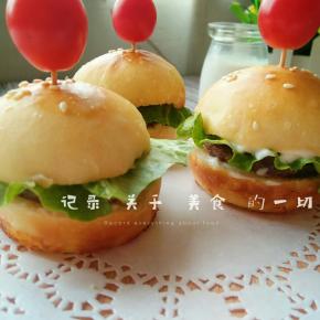 出炉后放上自己喜欢的馅料