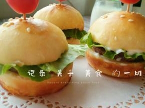 出炉后放上自己喜欢的馅料