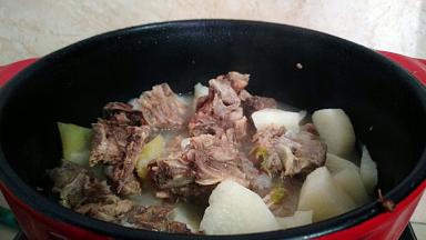 炖至山药熟透，到喜欢的口感。