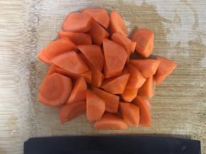 红萝卜也切小块