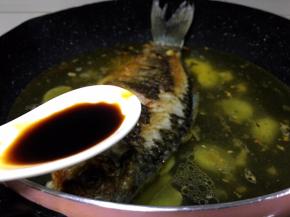 加一勺生抽入锅大火