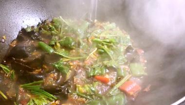 关火，加入味精拌匀