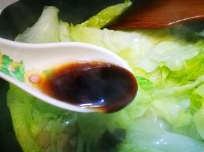 放入蚝油