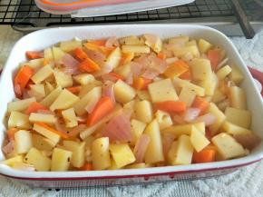 放入米饭的烤盘中。