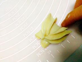 捏出翅膀的花纹