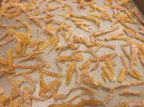 继续放到容器中晾一晚上即可