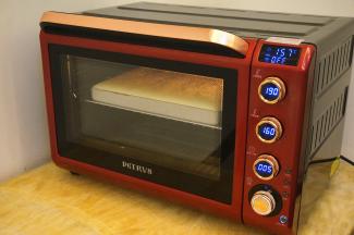 然后转为上火190度，下火不变，继续烤5分钟，让表皮上色。