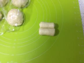 卷紧，每一个面团都如此卷好