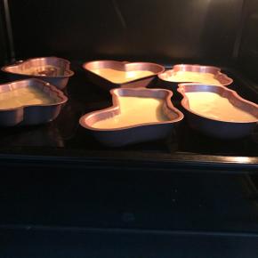 送入预热好的烤箱，180度20分钟。出炉放烤网中晾凉。