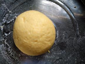 揉成光滑的面团