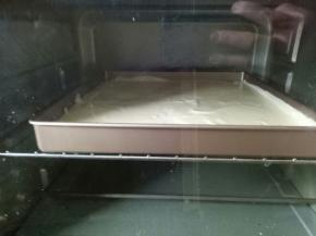 放入烤箱中层，上下管170度烤20分钟