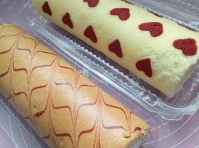 可爱的心形波点蛋糕卷就做好了