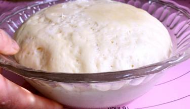 拿出发酵好的面团