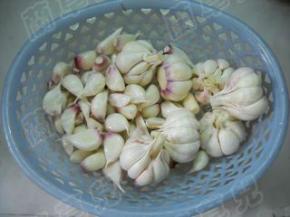 沥干水分，彻底晾干水分。