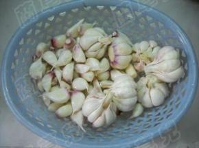 沥干水分，彻底晾干水分。