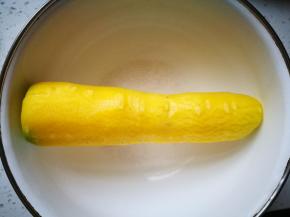 胡萝卜去皮洗净