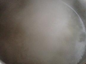 如果是清水锅底 要加一小勺猪油 有妙用哦