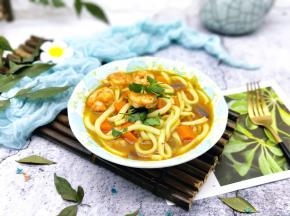 盛出，放上洗干净切好的香菜。