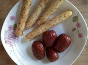 麻山药和红枣洗净，备用。