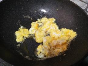 炒出鸡蛋块