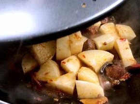 盖上锅盖，继续焖20分钟