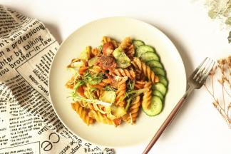 装盘，这是一人份，一半的量。