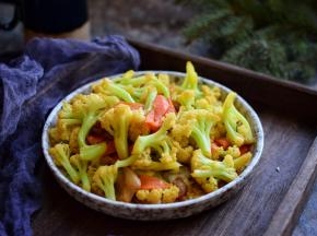 肉炒菜花就做好了