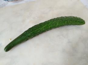 黄瓜洗净