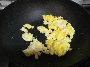 炒出鸡蛋块
