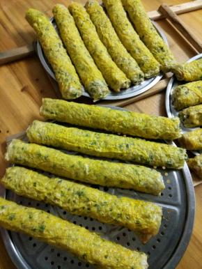 出炉转架子上晾凉