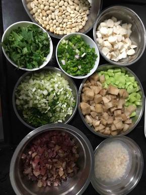 将材料洗淨切粒