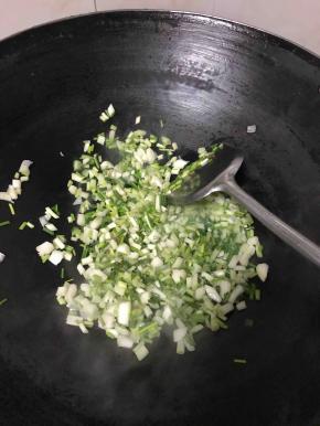 起窝先将乔炒香