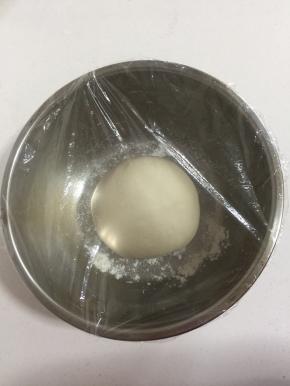 盖上保鲜膜，放在温暖处发酵！