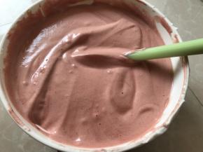 如图翻拌成均匀无粒状的顺滑面糊