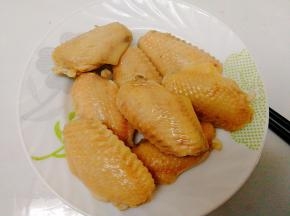 然后捞出用清水冲洗干净后，沥干水分备用。