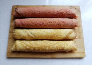 依次卷好所有蛋卷肉；