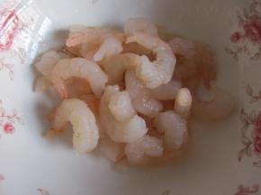 洗净控掉多余的水分。