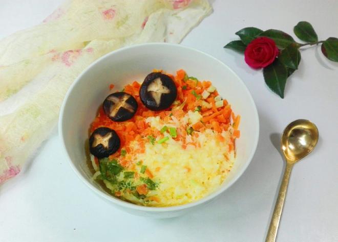 微波炉香菇胡萝卜鸡蛋剩米饭