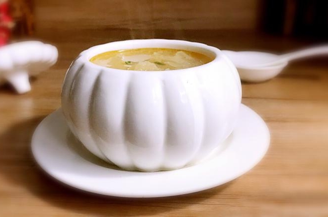 银耳鸡汤