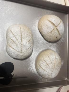 划出自己喜欢的花纹，烤箱提前150度预热5分钟