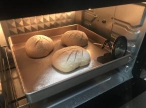 上火150度下火130度中层40分钟（我觉得学厨模具受热快，所以下火要注意）