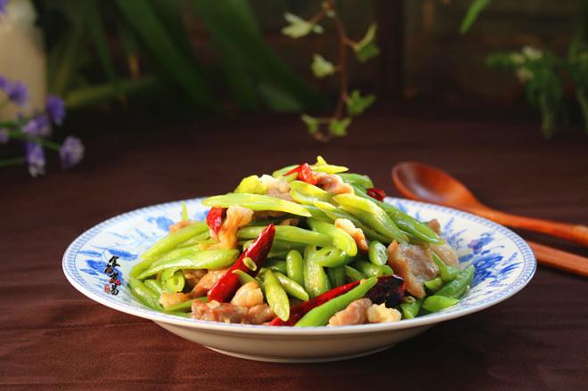 辣椒瘦肉煸四季豆