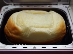 第二天起来，取出面包，撕开或切块即可食用，是不是太简单了？