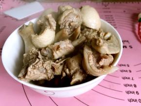 捞出，洗净备用