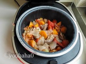 时间到烹饪结束，有提示音提醒，开盖放入盐搅匀即可