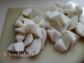 白萝卜洗净切滚刀块