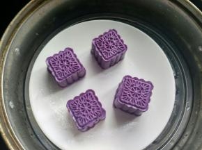 放入蒸锅，大火蒸15分钟。